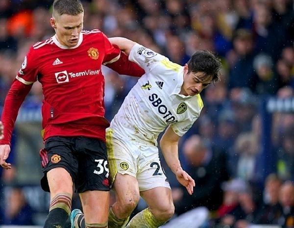 球星任意球脚法惊艳亮相